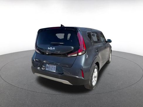 Used 2025 Kia Soul LX w/ LX Technology Package image 18