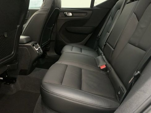 Certified 2024 Volvo XC40 B5 Core image 9