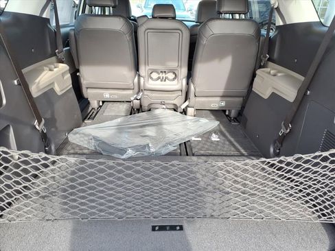 New 2026 Kia Carnival image 7