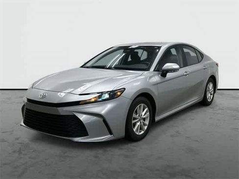 Used 2025 Toyota Camry LE image 1