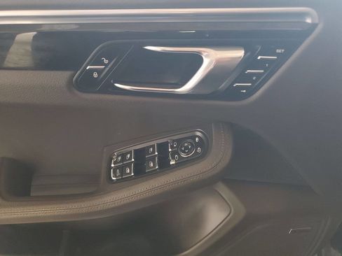 Used 2016 Porsche Macan S image 10