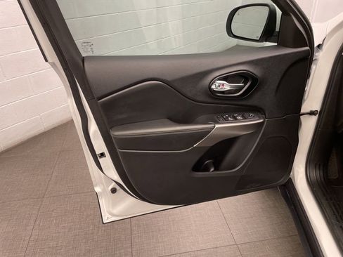 Certified 2021 Jeep Cherokee Latitude Lux image 20