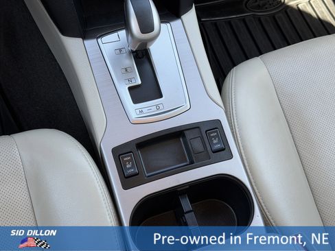 Used 2011 Subaru Outback 2.5i Limited w/ PWR Moonroof Pkg AWD/4WD image 9