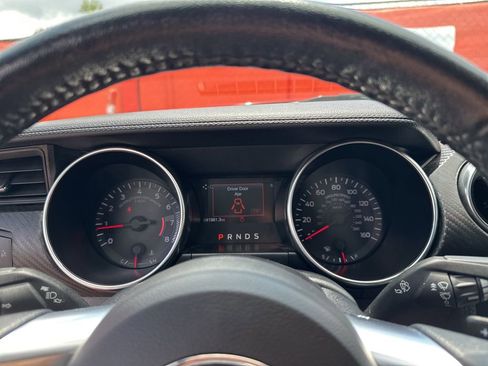 Used 2020 Ford Mustang Convertible image 28