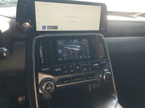 Used 2024 Lexus LX 600 F Sport image 31