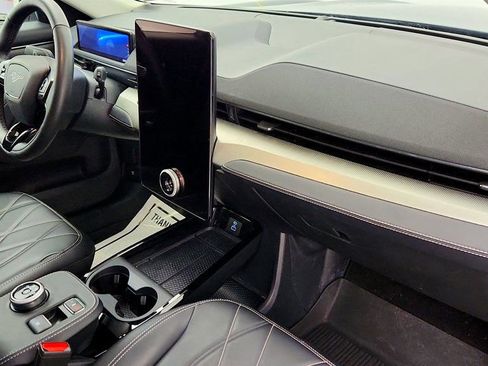 Used 2021 Ford Mustang Mach-E Select image 29