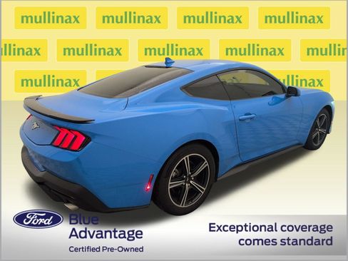 Used 2025 Ford Mustang Coupe RWD image 3