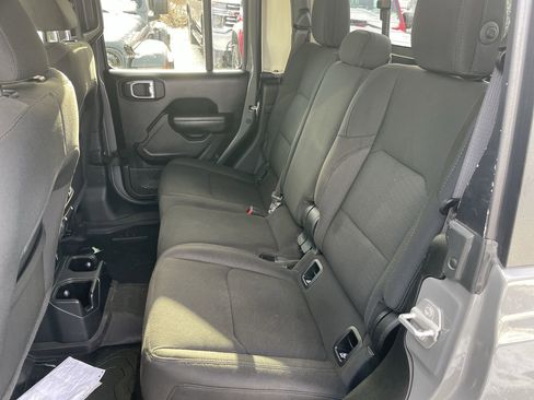Used 2022 Jeep Gladiator Sport image 21