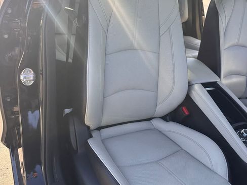 Used 2018 MAZDA MAZDA3 Grand Touring w/ Premium Equipment Package image 11