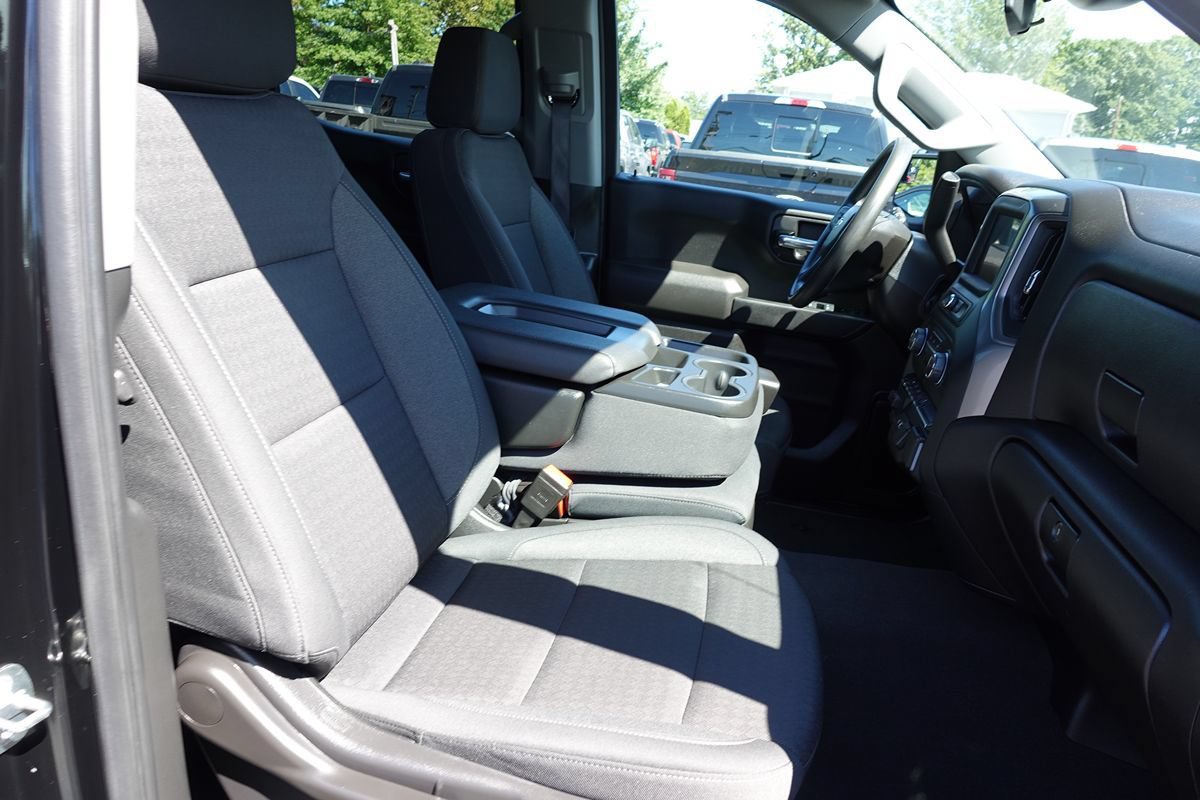 Used 2024 Chevrolet Silverado 1500 Custom AWD/4WD image 34