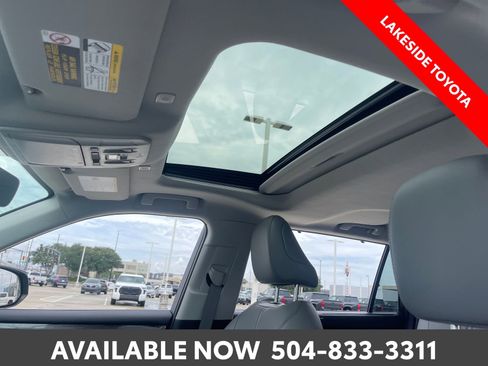 Used 2023 Toyota Highlander Limited FWD image 32