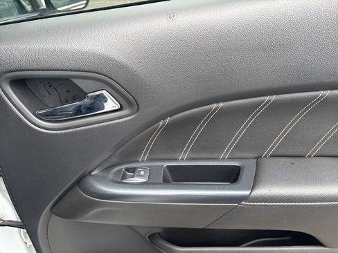 Used 2021 GMC Canyon Denali image 17