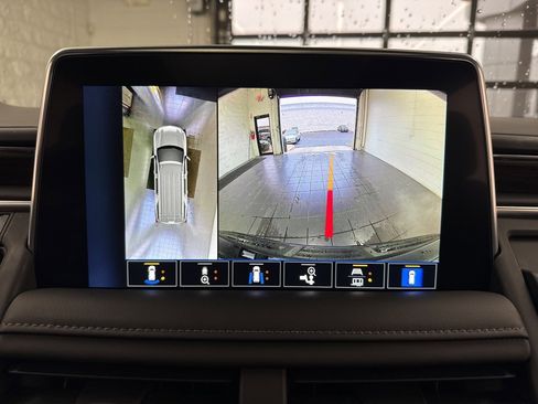 Used 2023 Chevrolet Tahoe Z71 w/ Luxury Package image 33