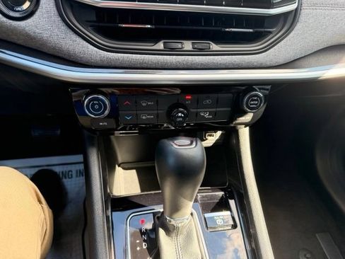 Used 2022 Jeep Compass Latitude AWD/4WD image 26