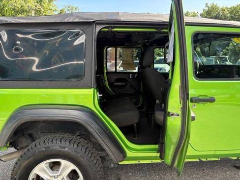 Used 2018 Jeep Wrangler Unlimited Sport AWD/4WD image 26