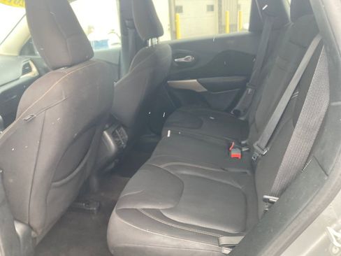 Used 2017 Jeep Cherokee Latitude image 29