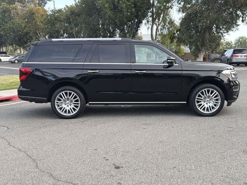 Used 2024 Ford Expedition Max Limited image 3