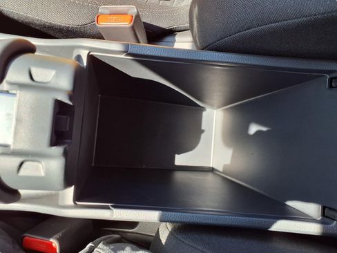 Used 2025 Honda HR-V LX image 11