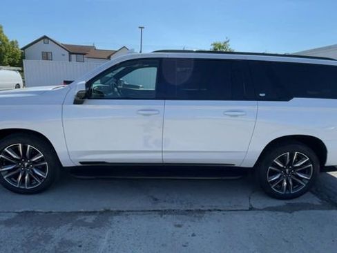 Used 2023 Cadillac Escalade ESV Sport Platinum AWD/4WD image 7