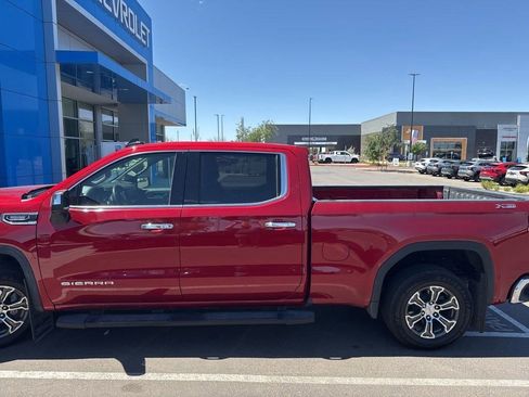 Used 2022 GMC Sierra 1500 SLT w/ SLT Convenience Package image 2