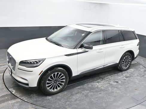 Used 2023 Lincoln Aviator AWD w/ Premium Package image 40