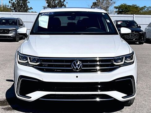Certified 2022 Volkswagen Tiguan SEL R-Line image 10