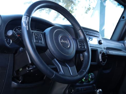 Used 2015 Jeep Wrangler Unlimited Sport w/ Connectivity Group image 35