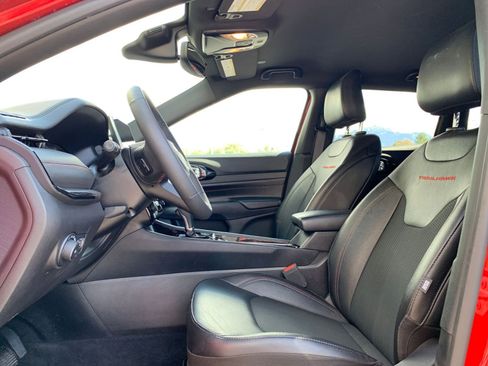 Used 2025 Jeep Compass Trailhawk image 25