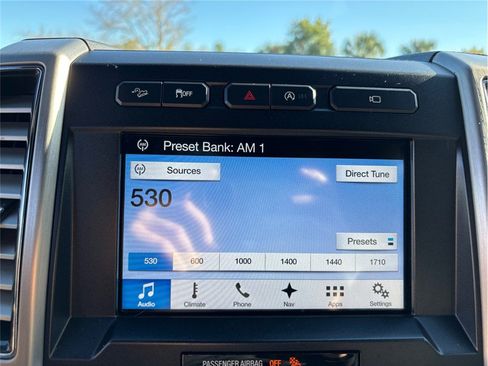 Used 2017 Ford F150 Platinum w/ Equipment Group 701A Luxury image 30