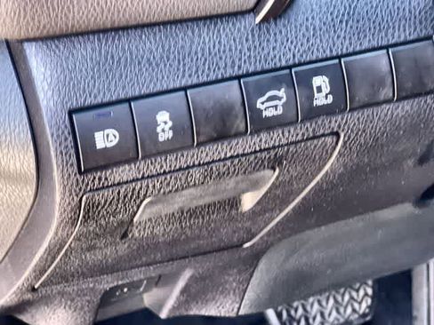 Used 2020 Toyota Camry XLE image 29