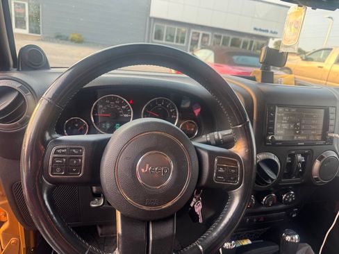 Used 2014 Jeep Wrangler Unlimited Sport w/ Quick Order Package 24S AWD/4WD image 6