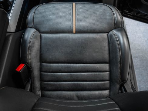 Certified 2022 Ford F150 Platinum w/ FX4 Off-Road Package image 38