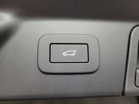 New 2026 Land Rover Range Rover Velar Dynamic SE image 30