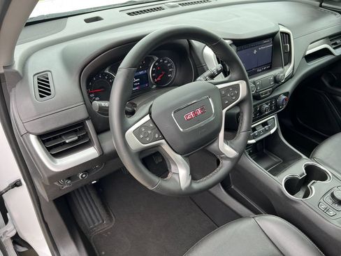 Used 2024 GMC Terrain SLT AWD/4WD image 18