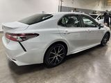 Used 2022 Toyota Camry SE image 3