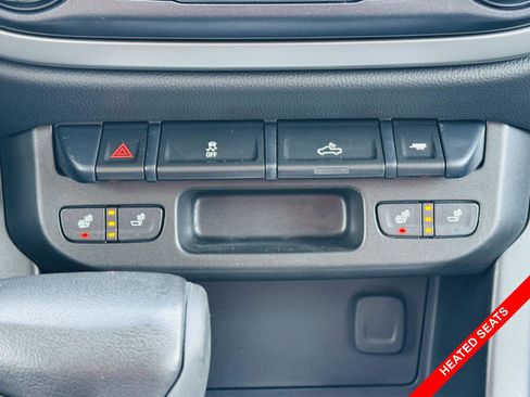 Used 2021 Chevrolet Colorado LT w/ LT Convenience Package image 6