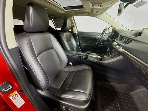 Used 2014 Lexus CT 200h image 27
