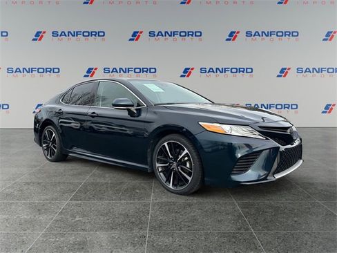 Used 2020 Toyota Camry XSE image 7