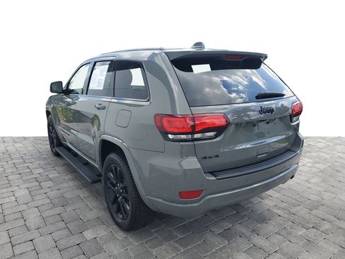 Used 2021 Jeep Grand Cherokee Laredo X AWD/4WD image 4