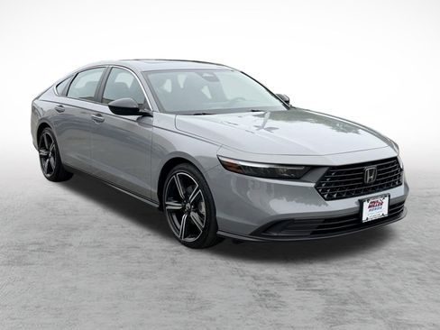 Used 2024 Honda Accord Sport image 3