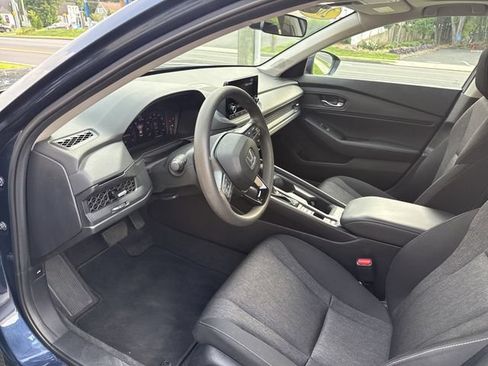 Used 2023 Honda Accord EX image 13