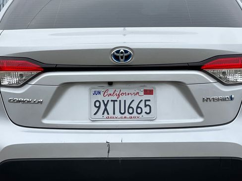 Used 2021 Toyota Corolla LE FWD image 21