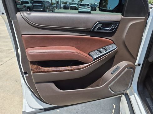 Used 2015 Chevrolet Suburban LTZ RWD image 19