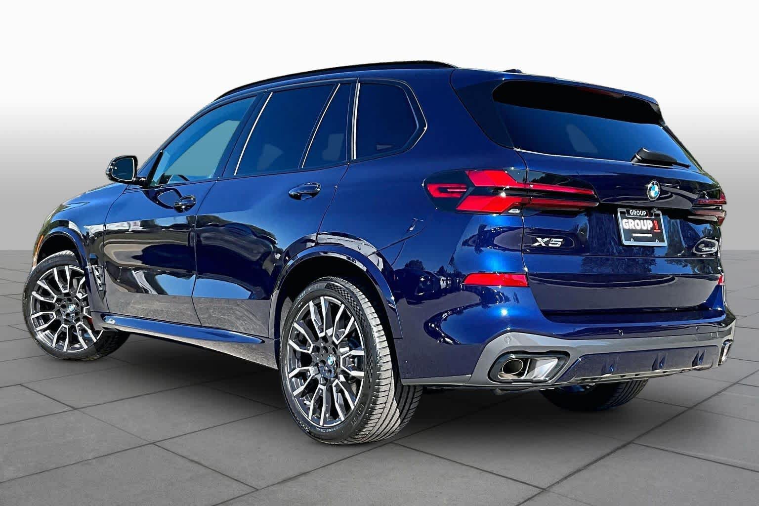 Used 2026 BMW X5 xDrive40i w/ M Sport Package AWD/4WD image 11