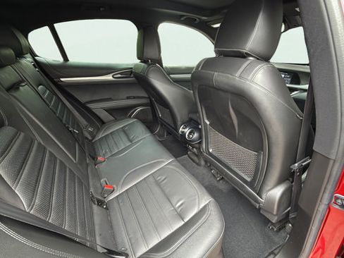 Used 2023 Alfa Romeo Stelvio Veloce AWD/4WD image 29