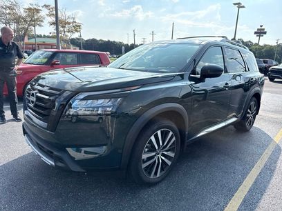 Used 2025 Nissan Pathfinder Platinum