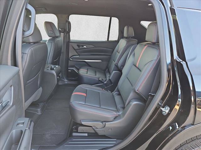 New 2026 Chevrolet Traverse RS w/ LPO, Floor Liner Package FWD image 16