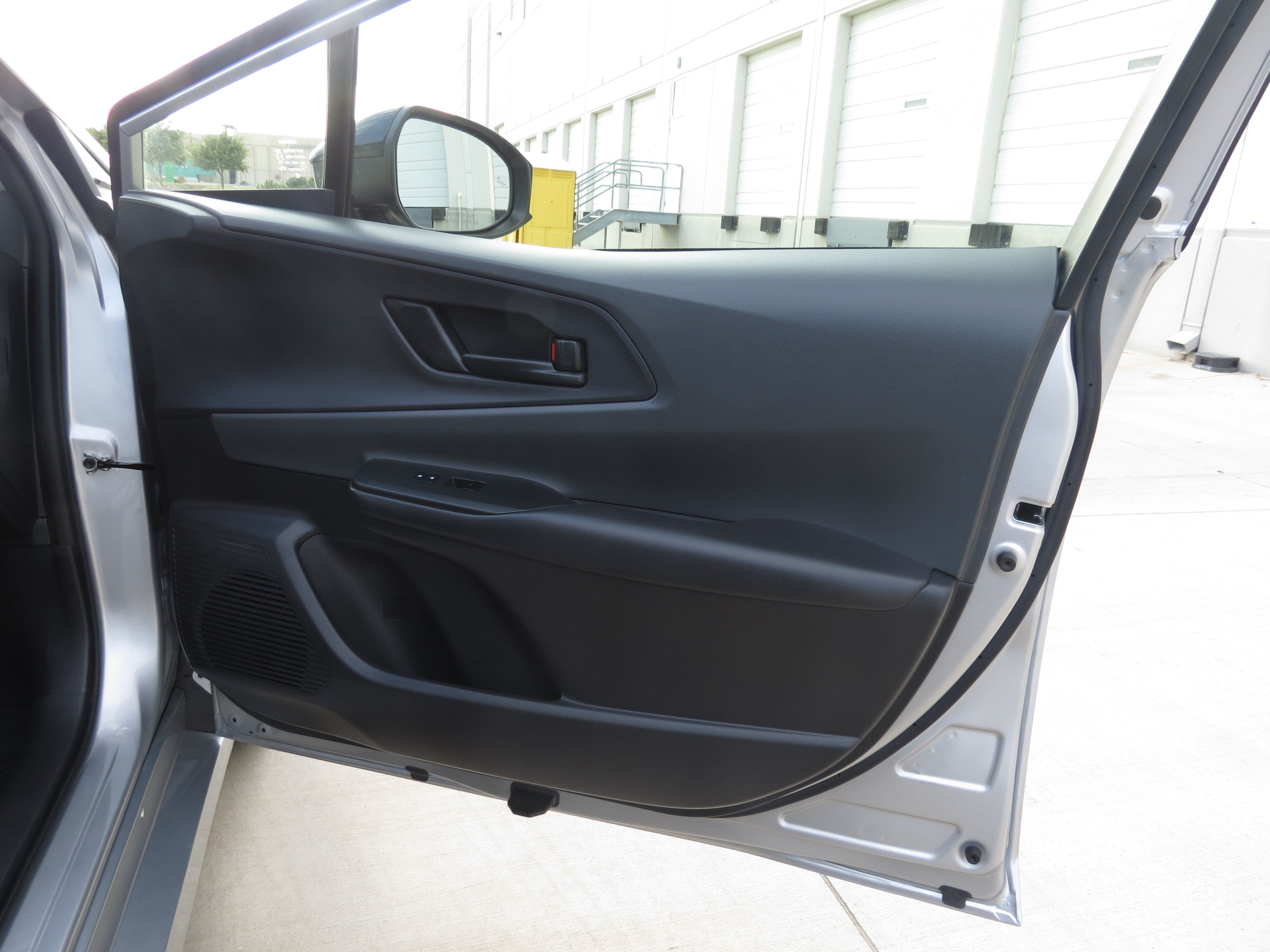 Used 2023 Toyota Prius LE FWD image 29