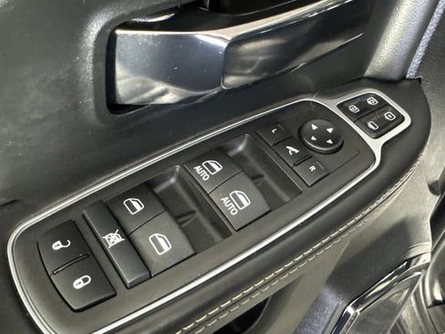 Used 2024 RAM 2500 Limited AWD/4WD image 28