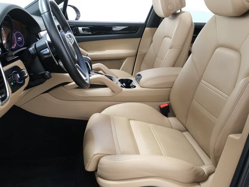 Used 2021 Porsche Cayenne AWD/4WD image 29